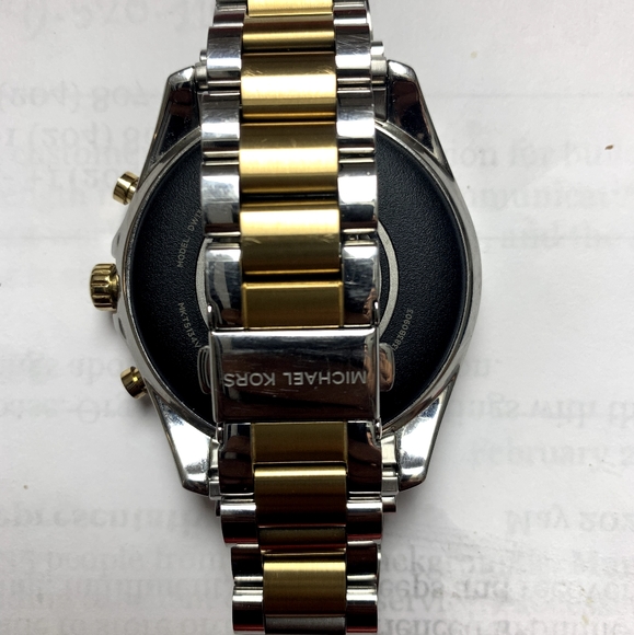 Michael Kors Bradshaw - Picture 5 of 6